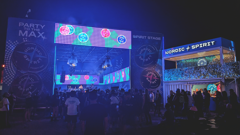 Spirit stage outside